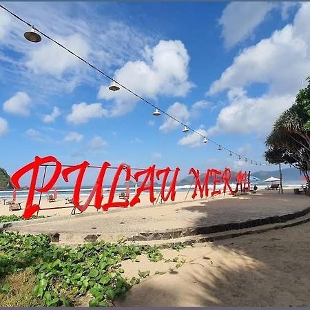 Omah Joglo Pulau Merah Hotel Pasanggaran Exterior photo